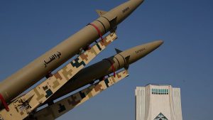 مباشر – إيران تقصف الكويت وتنفي علاقتها بهجوم دمياط.. وترامب يعلن “اتفاقًا تاريخيًا” بشأن سلاح حماس