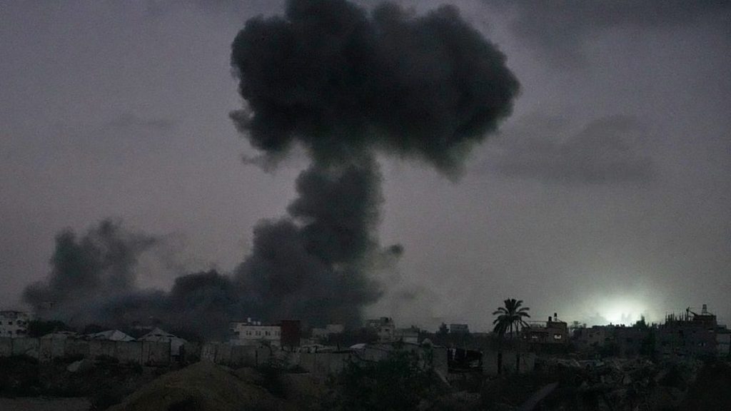 بينهم 8 في استهداف موكب تشييع.. 14 قتيلاً في غارات إسرائيلية على قطاع غزة منذ فجر اليوم