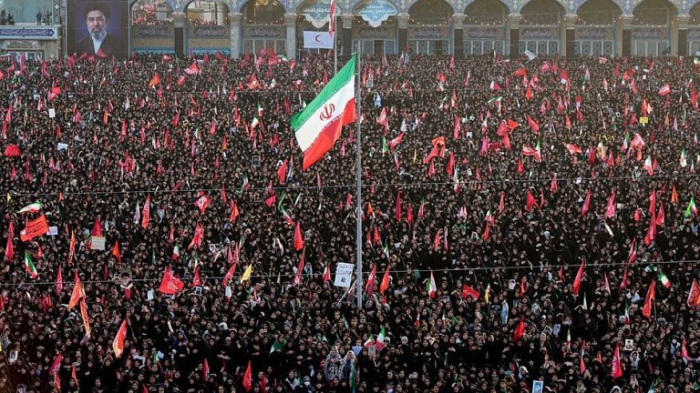 إيران تهدد بإدخال إسرائيل على خط الرد.. وتحرك قطري بين واشنطن وطهران