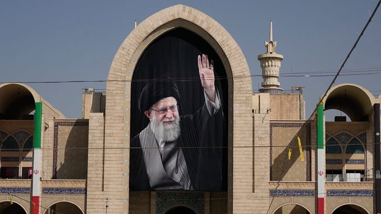 إيران تستقبل عشرات القادة الأجانب في جنازة خامنئي وسط غياب الدول الغربية
