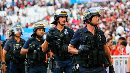 بعد دعوات للمقاطعة.. إلغاء حفل لمغنّ فرنسي إسرائيلي في مرسيليا لـ”اعتبارات أمنية”