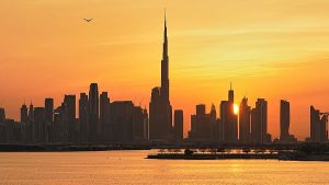 الإمارات تنفي صحة أنباء عن وقوع انفجارات وسط المدينة