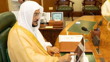 «آل الشيخ» يدشّن خدمة بطاقة «مسلم جديد» على تطبيق «توكلنا»
