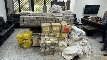 ملاحقة حيتان الفساد في العراق لاسترداد 500 مليار دولار