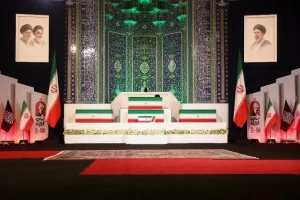 طهران تغلق أجواءها استعداداً لمراسم تشييع المرشد علي خامنئي