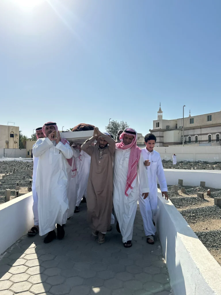 تشييع جثمان شقيق مدير عام مؤسسة «عكاظ» عبدالله الحسون إلى مقبرة الرويس – أخبار السعودية