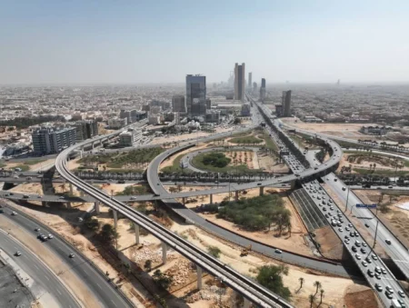 «قوى»: 10 آلاف ريال حد الأجور للمهن الأولية.. وتشمل 77 مهنة