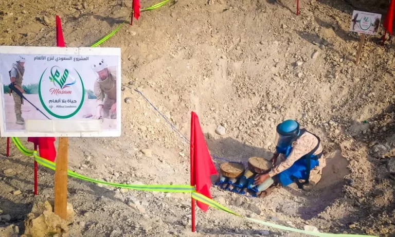 مشروع مسام لنزع الألغام يتلف 724 لغماً في حضرموت