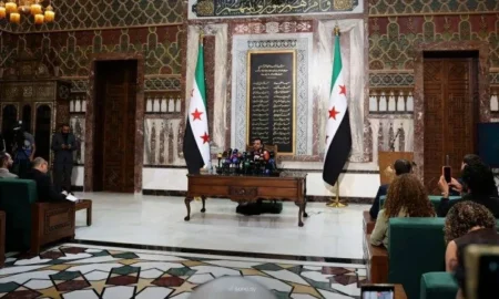 تأجيل جلسات مجلس الشعب الانتقالي بسورية وزيارة ماكرون