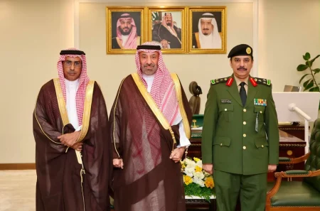 أمير نجران يكرّم مدير سجون المنطقة السابق ويلتقي المدير المكلف – أخبار السعودية