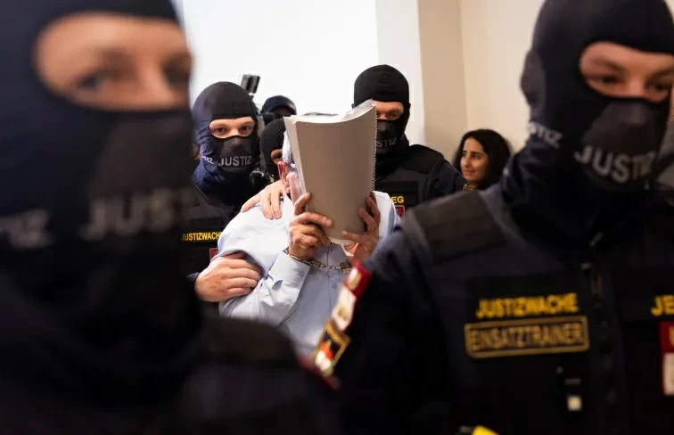 قرار تاريخي: سجن ضابطين سوريين في النمسا بتهمة التعذيب