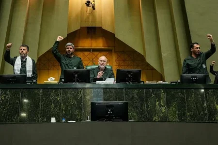 تفاصيل قانون إدارة مضيق هرمز الإيراني وتأثيره العالمي