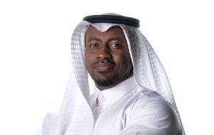د. عبدالله محمد نور ينشر دراسة حول الحوكمة الرقمية والتميز المؤسسي