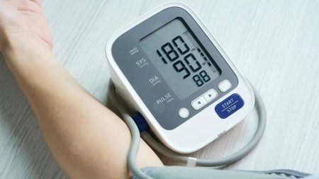 جهاز مبتكر يرصد أنماط هرمونية خفية تساعد في تشخيص ارتفاع ضغط الدم مبكرًا
