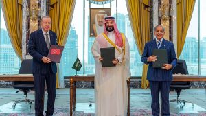 تركيا والسعودية وباكستان تعقد أول اجتماع بموجب “اتفاق مكة”.. ماذا سيبحث؟