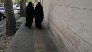 مباشر – عقوبات أمريكية جديدة على إيران ومزيد من الذخائر في طريقها للشرق الأوسط.. وخامنئي يدعو لـ”التماسك”