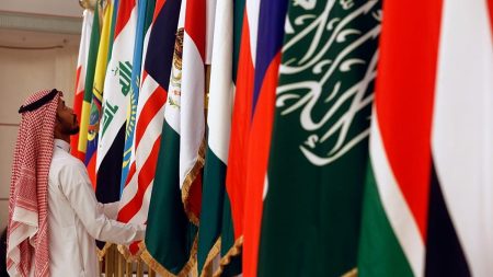 مقترح عراقي لتأسيس مجلس أمني يجمع السعودية وإيران.. هل تنجح بغداد في إنهاء أزمة الثقة؟