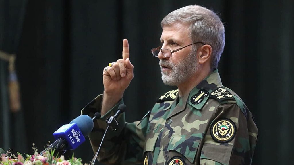 طهران تتمسّك بـ”ورقة هرمز” وتعرض 30 ألف دولار مقابل قتل أو أسر جندي أميركي