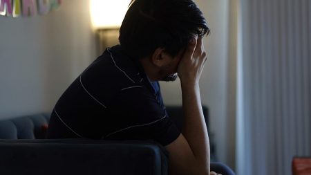 عادة يومية بسيطة قد تخفّف الألم والاكتئاب لدى كبار السن.. ما هي؟