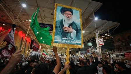 ضُربت قياداتها وبقي النظام.. هل تعيد إيران بناء هرمها العسكري بالنهج نفسه؟