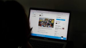 المجلس الدستوري الفرنسي يلغي حظر وسائل التواصل لمن هم دون 15 عامًا
