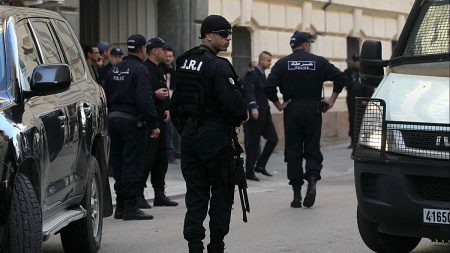 “أكبر عملية من نوعها”.. الشرطة الجزائرية تضبط كميات ضخمة من المخدرات وتعتقل 25 مشتبهاً بهم