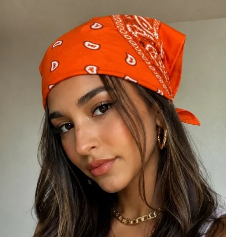 الباندانا تعود كأبرز إكسسوارات صيف 2026 – أخبار السعودية