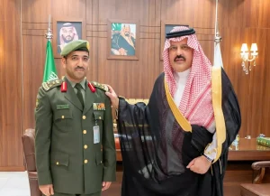 أمير حائل يقلّد مدير جوازات المنطقة المكلّف رتبته الجديدة – أخبار السعودية