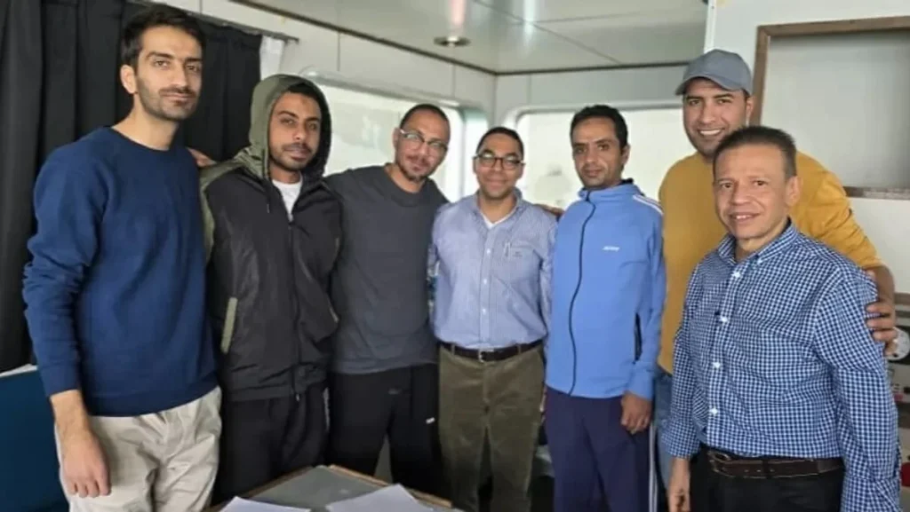 تفاصيل الإفراج عن البحارة المصريين في إيران وعودتهم