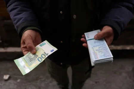 عملة إيران لأدنى مستوى تاريخي.. ضغوط الاقتصاد تتصاعد – أخبار السعودية