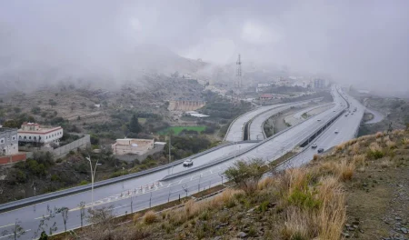 أمطار منطقة الباحة: الأرصاد تحذر من سيول ورياح شديدة اليوم