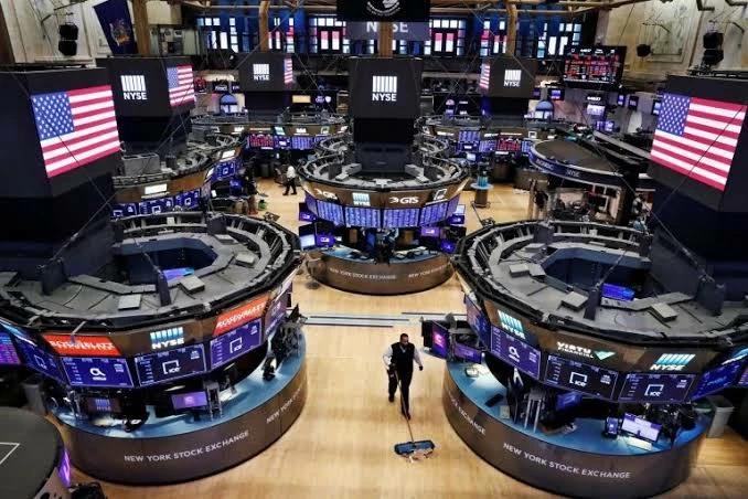 الأسهم الأمريكية تتراجع.. و«وول ستريت» تنهي الأسبوع على مكاسب – أخبار السعودية