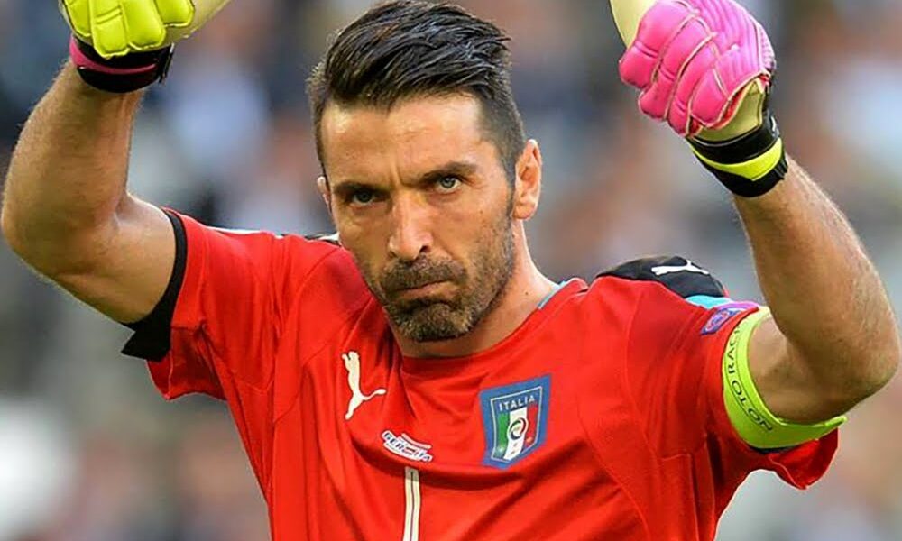 بوفون ينتقد واقع الكرة الإيطالية ويفضل كونتي لتدريب المنتخب