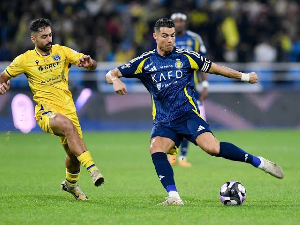 حكام مباراة النصر والتعاون في دوري روشن السعودي للجولة 4