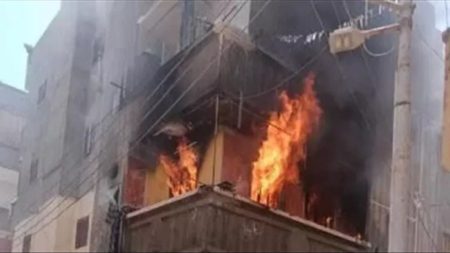 وفاة طفلين وإصابة الأم وطفل ثالث في حريق شقة سكنية بمصر