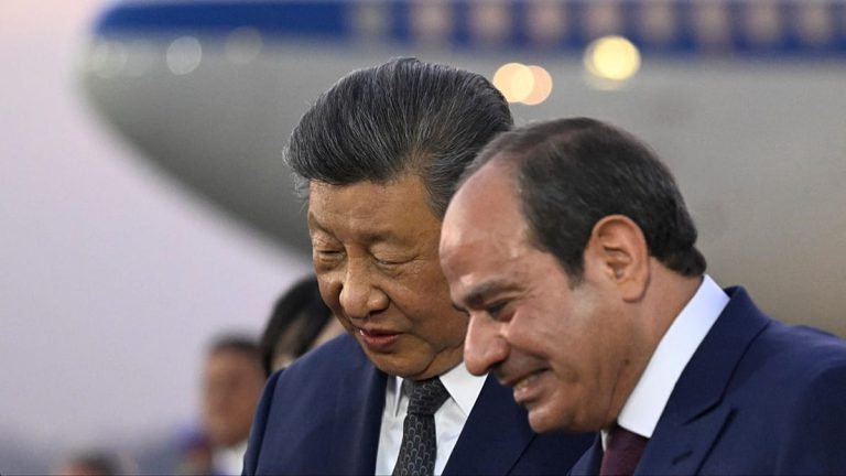 الرئيس الصيني يصل إلى مصر على وقع الضغوط الأمريكية على شركاء إيران