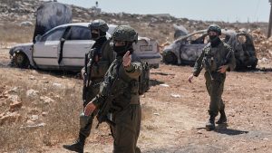كاتس يُعلن التحضير لـ “حرب شاملة” ضد كبار مسؤولي السلطة الفلسطينية.. ونتنياهو: “لا يوجد إرهابي يمكنه الاختباء”