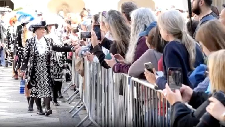 فيديو. ملوك وملكات اللؤلؤ في لندن يحيون تقليد الكوكني العريق