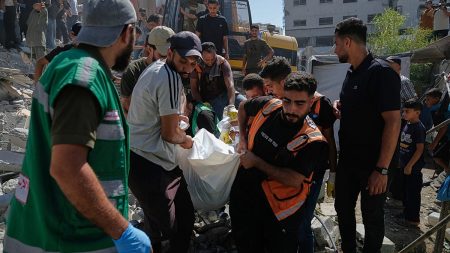 هرع لإنقاذ مصاب فقُتل.. ضربة إسرائيلية تنهي حياة طفل في الـ15 من عمره