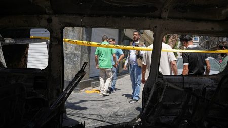 أطلق النار على نفسه.. انتحار قيادي عسكري مرتبط بنظام الأسد على حاجز أمني في ريف دمشق