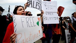 إد شيران يخرج عن صمته في فيلادلفيا: ما يحدث في غزة “كارثي وغير مبرّر”
