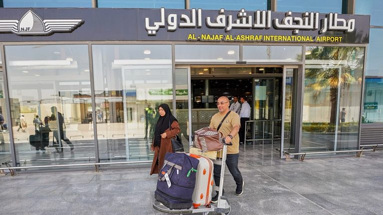 مطار النجف يعلّق جميع الرحلات من وإلى إيران.. وطهران تهدّد: منع طيراننا سيطال المنطقة بأكملها