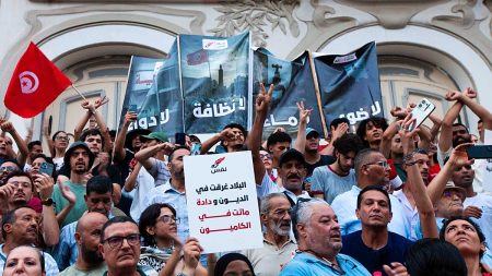 بعد تثبيت أحكام قضية “التآمر على أمن الدولة”: الاتحاد الأوروبي يشكك في ضمانات “المحاكمة العادلة” في تونس