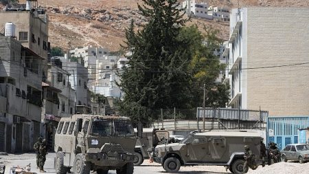 منظمة حقوقية تتهم إسرائيل بالسعي إلى “محو” الوجود الفلسطيني في الضفة الغربية