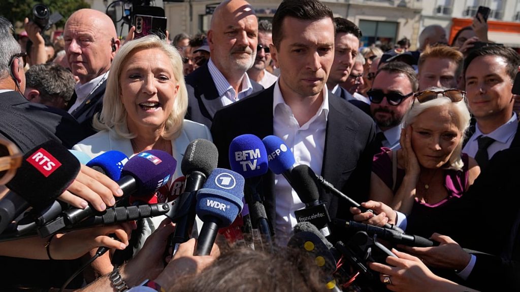 مارين لوبن تعود إلى المعركة الرئاسية.. هل تهدد الخلافات مع بارديلا فرص اليمين المتطرف في 2027؟
