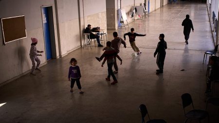 “الجيل الضائع”: أطفال لبنان يدفعون كلفة الحرب والأزمات..تأخر 4 سنوات في التعليم والقلق ينتاب 70%