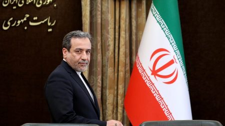 قبل لقاء ترامب وشي المرتقب.. وزير الخارجية الإيراني يزور الصين الأربعاء