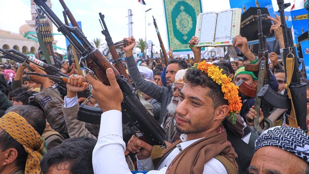 خبراء الحرس الثوري في باب المندب.. رادارات وأنفاق وتحركات إيرانية في اليمن قرب أحد أهم ممرات الملاحة