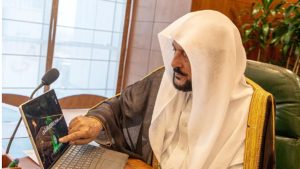 وزير الشؤون الإسلامية يدشّن برنامجًا لتعزيز الوعي الشرعي والفكري