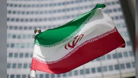 إيران تندد بهجمات أمريكية على ناقلات نفط تابعة لها وتتوعد بالرد